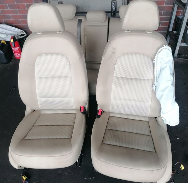 фото №1, Audi q3 12r сиденья диван обшивки