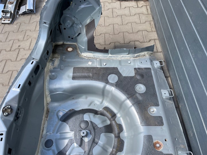фото №14, Mazda 3 bl 09-13 панель задняя ванна очки
