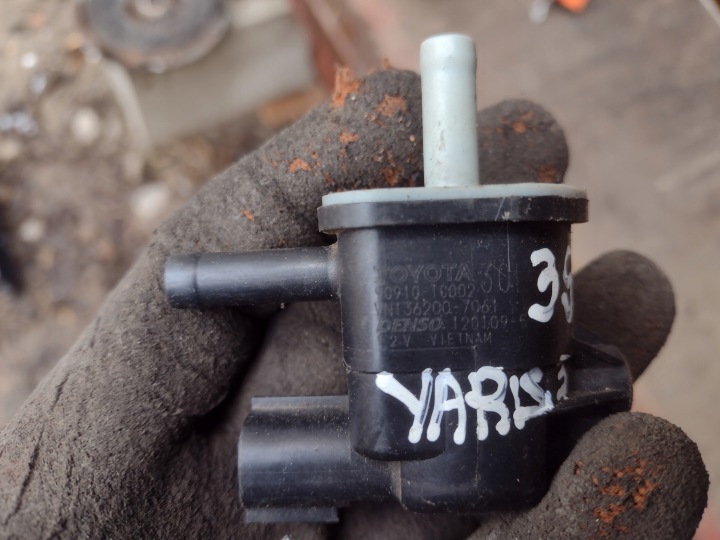 фото №4, Клапан тиску toyota yaris iii 1.33b 2020