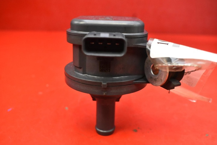 фото №4, Помпа водяна помпа  87260-42050 toyota bz4x 204 km 22-