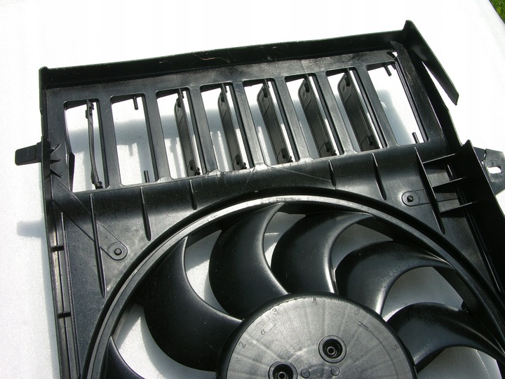 фото №11, Opel e-corsa e-mokka peugeot e-208 вентилятор радіатор корпус 9826929880