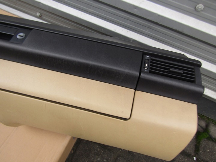 фото №12, 1 mercedes w124 85-89 узкая планка панель раздаточная кремовые бежевый салон