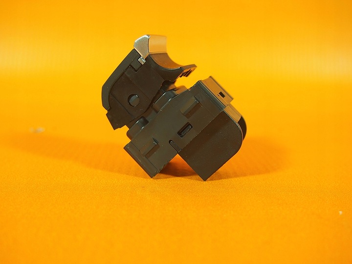 фото №9, Audi a4 8w b9 рестайлінг панелі скло хром комплект 4m0959851c / 4m0959855