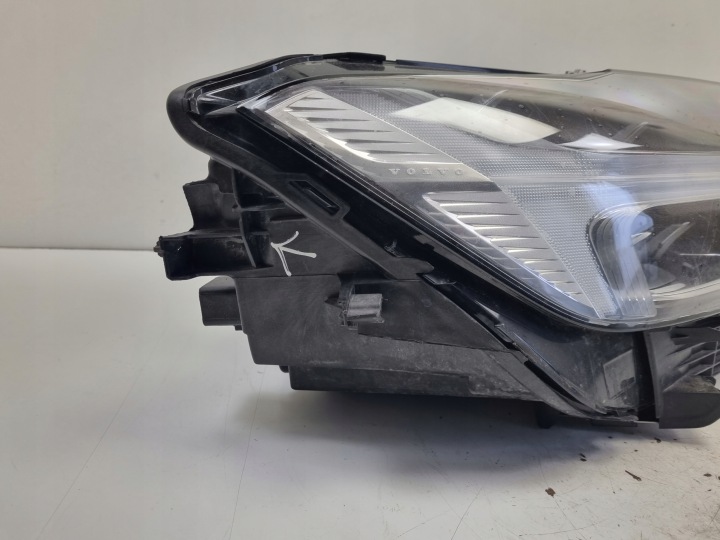 фото №11, Volvo xc60 ii рестайлинг 21- передняя фара правая правое перед mid led 31656617