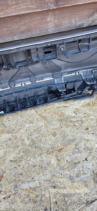 фото №16, Бампер зад задній mercedes a212 рестайлінг sedan срібний асистент