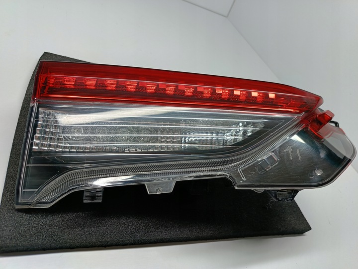 фото №10, Toyota rav4 v 19- лампа кришки багажника лівий зад ліва задня 81590-42062