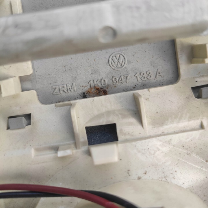 фото №6, Лампа освещение потолок vw jetta 1k0947133a