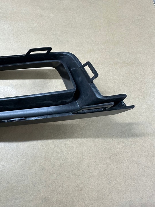 фото №8, Audi a5 s5 планка рамка решітка права 8t0807682p