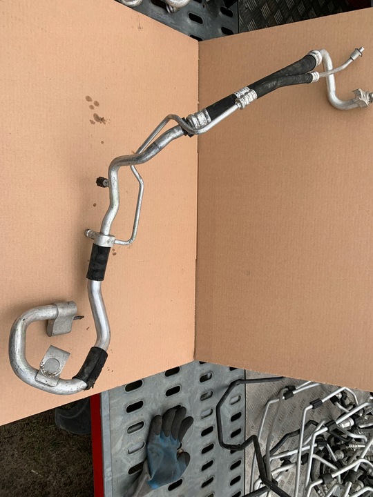 фото №1, Mercedes c-klasa w205 шланг шланг кондиціонера a2058301600