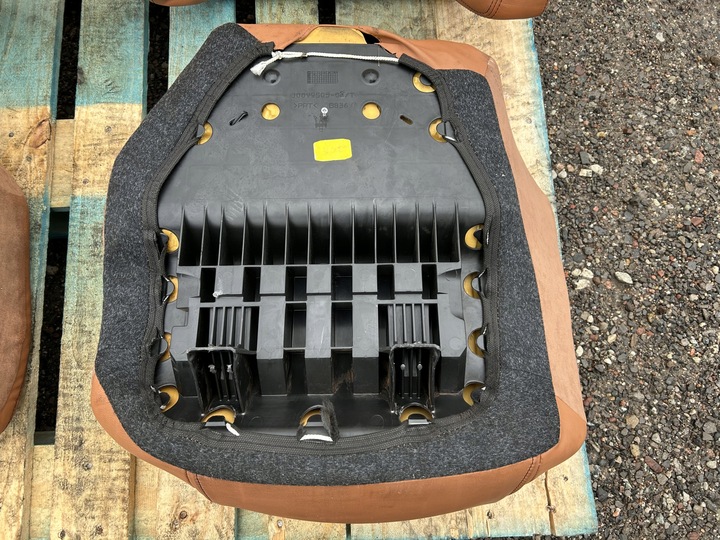 фото №10, Диван задняя сиденья зад maserati granturismo 2008r-