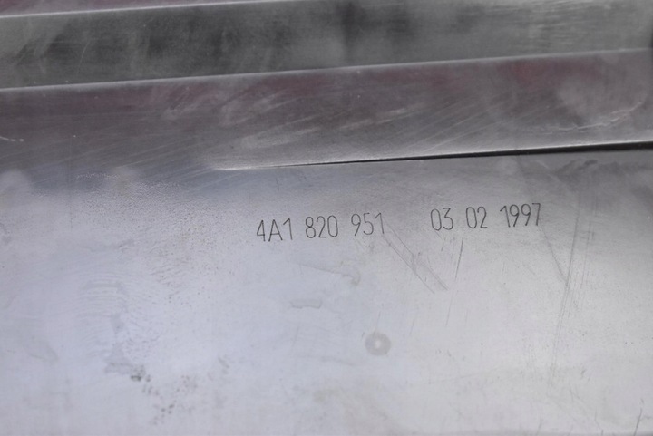 фото №7, Решітка повітропровід середня 4a1820951 audi a6 c4 94-97