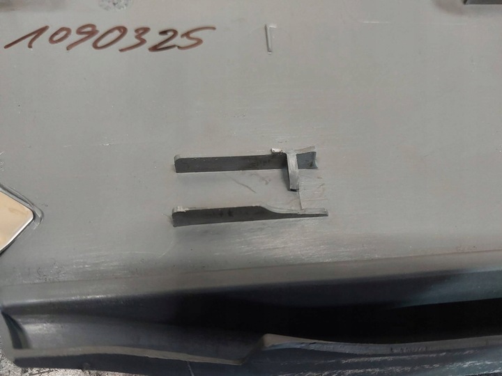 фото №8, Podnóżek audi tt mk1 8n1864777a