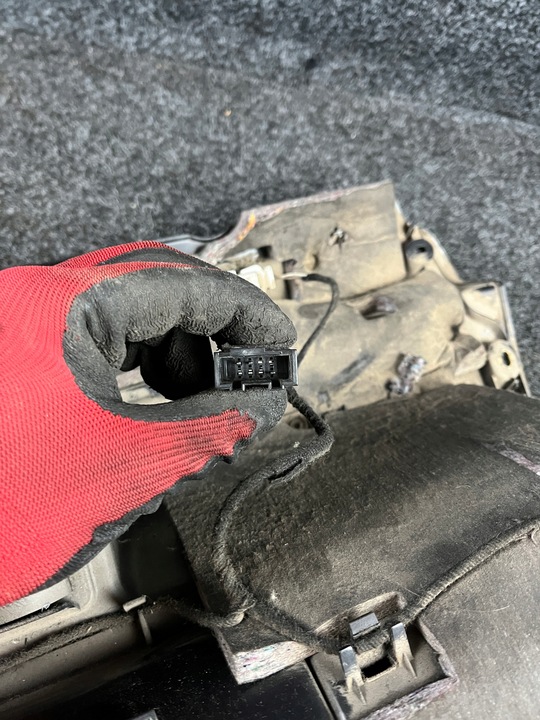 фото №14, Audi a3 8p sportback бардачок панелі розподільчої 8p1857035b