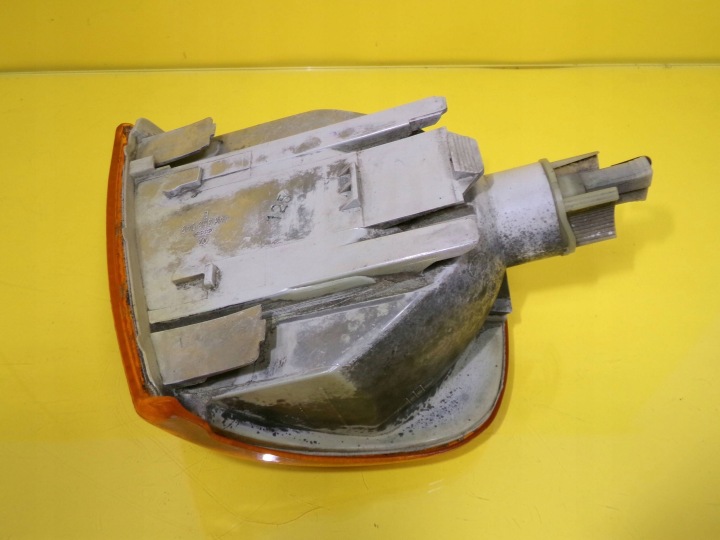 фото №10, Поворотник поворот ліві перед audi 100 c3 443953049 nr95