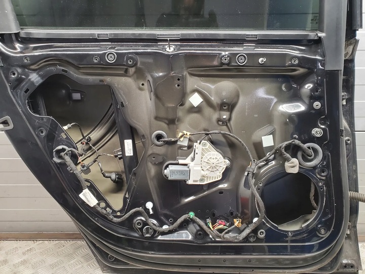 фото №7, Audi a8 s8 d4 4h lz9y зад сторона левая дверь lz9y