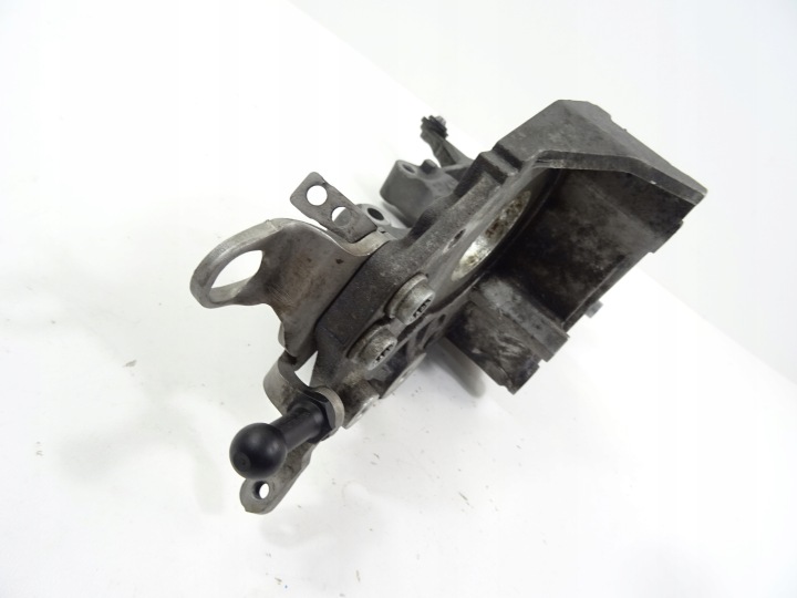 фото №7, Vw touran рестайлінг 1.6 tdi seat skoda кронштейн генератора кронштейн 03l903143q