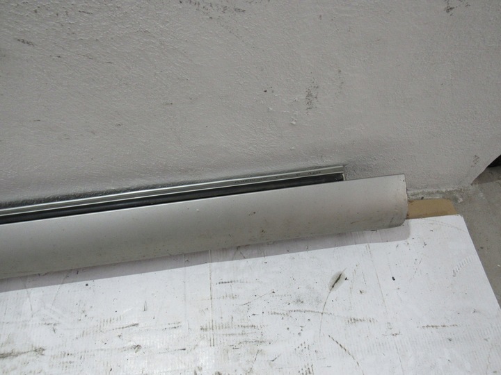 фото №5, Планка порогова права avensis t25 1c0