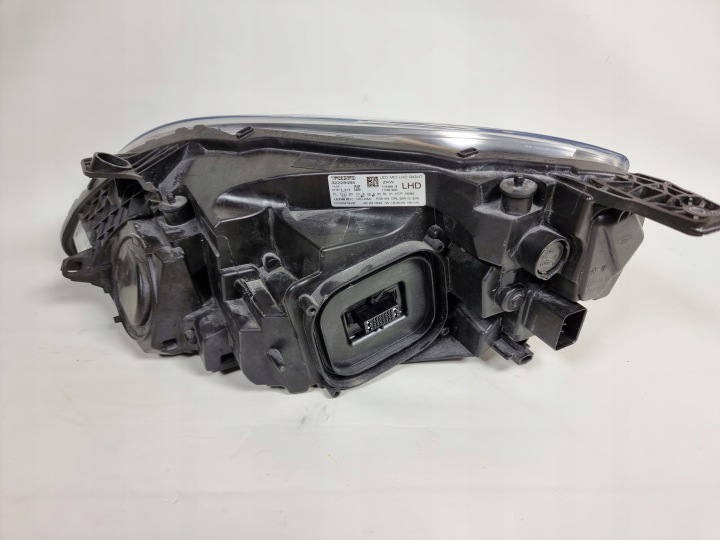 фото №8, Volvo v40 рестайлінг 16-19 mid led фара права перед передня 32228484