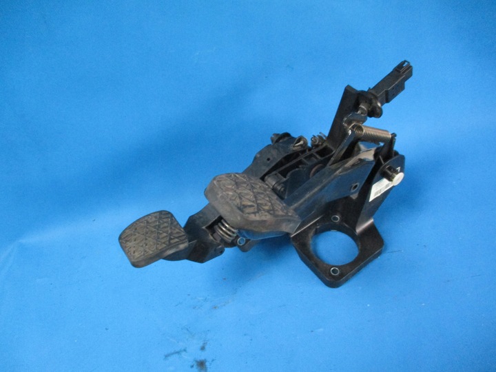 фото №1, Педаль тормоза сцепления mercedes w169 a1692900701