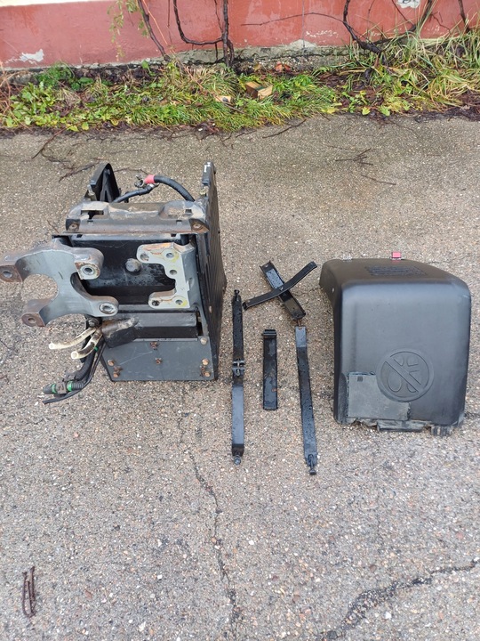 фото №4, Корпус коробка акумуляторів вузька вертикальна daf xf cf 106 мега