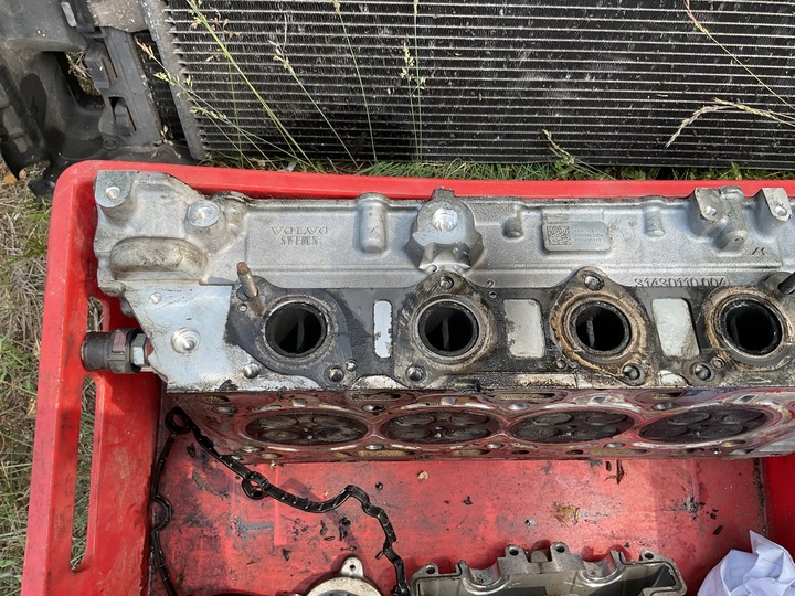 фото №4, Головка комплектная валы volvo v60 v70 xc60 p31430110 2.0l дизель 2015