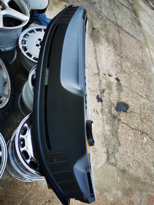 фото №11, Торпедо раздаточная консоль состояние bdb mercedes w126 c126 sec подушка ii seria