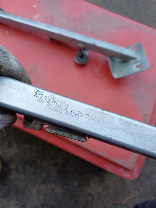 фото №14, Audi a8 d3 кронштейн кріплення крила ліві 4e0805463e