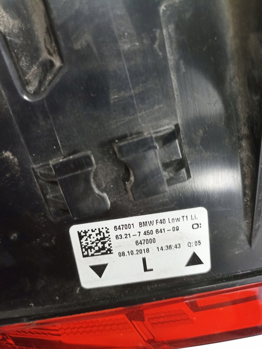 фото №8, Лампы зад bmw f40 комплект идеальные jak новое 7450641 7450642 7450649 7450650