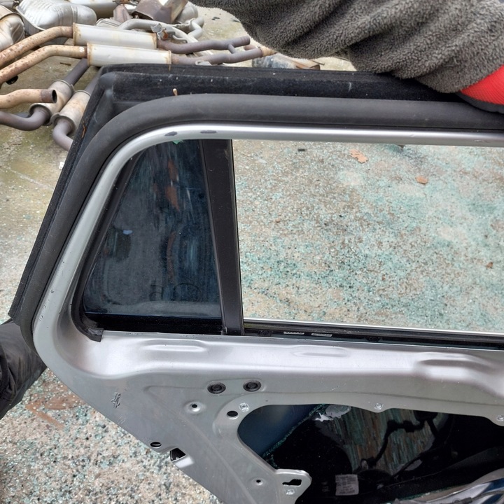 фото №14, Volkswagen vw golf v 5 универсал дверь левая задние серебристый