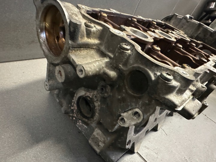 фото №6, Головка правая голый audi a6 c6 2.4 bdw 06e103374a