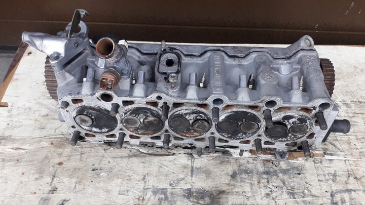 фото №8, Головка audi a6 c4 100 2.5 tdi aat