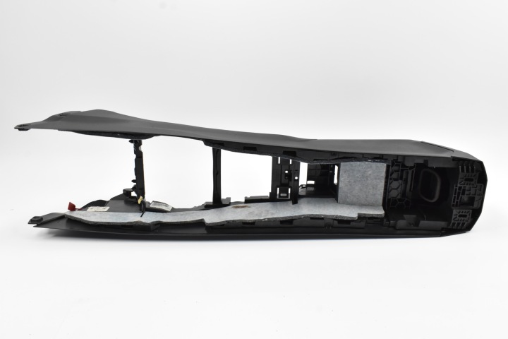 фото №11, Туннель средний консоль розетка usb c 9460092 8711938 bmw f40 f44 автомат