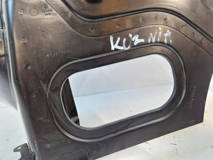 фото №6, Vw touran 5ta крыло заднее правое зад новый org 5ta813392