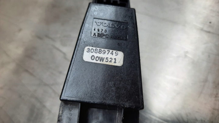 фото №8, Переключатель стекло 30889749 volvo s40 v40 00-04r