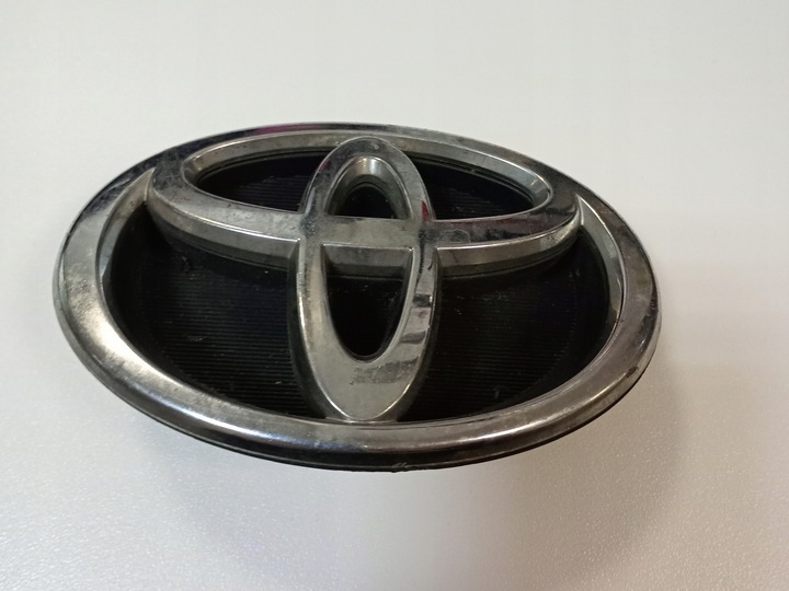 фото №1, Решётка решётка радиатора эмблема toyota corolla verso i 01-04