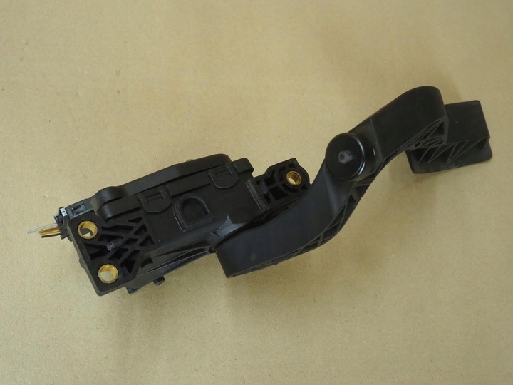 фото №15, Потенциометр педаль газа vw passat b5 audi a6 c5 8d1723523a