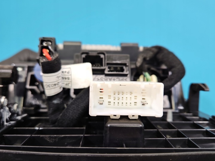фото №8, Зарядное устройство kia optima iv 15-20 95560-d4100