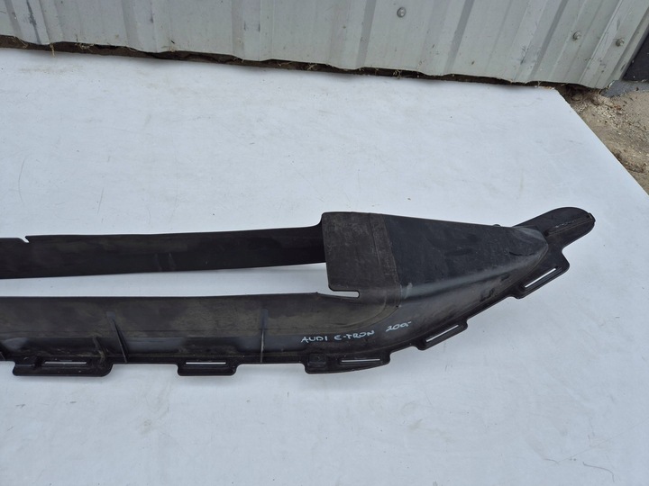 фото №12, Audi e-tron 14- впуск канал кермо повітря інтеркулер 4ke121286j