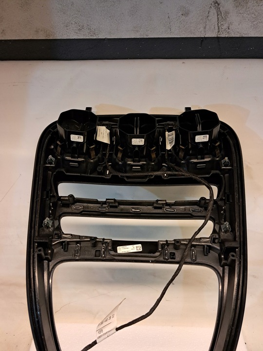 фото №10, Панель средний dekor туннель решётки mercedes w205 a2056803208