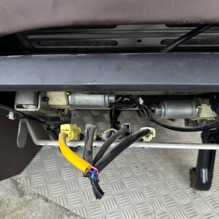 фото №7, Сиденья диван кожа комплект mitsubishi outlander iii рестайлинг 2018 год