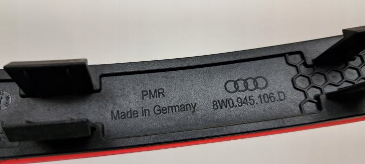 фото №6, Audi a4 b9 отражатель бампер правое зад 8w0945106d