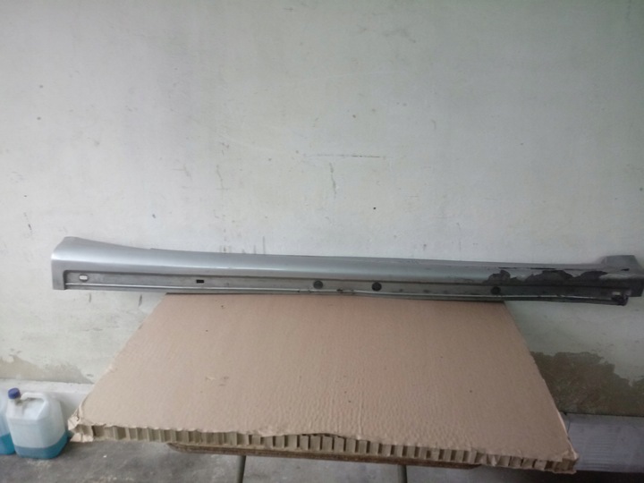 фото №1, Накладка порогова планка права mercedes w245 b