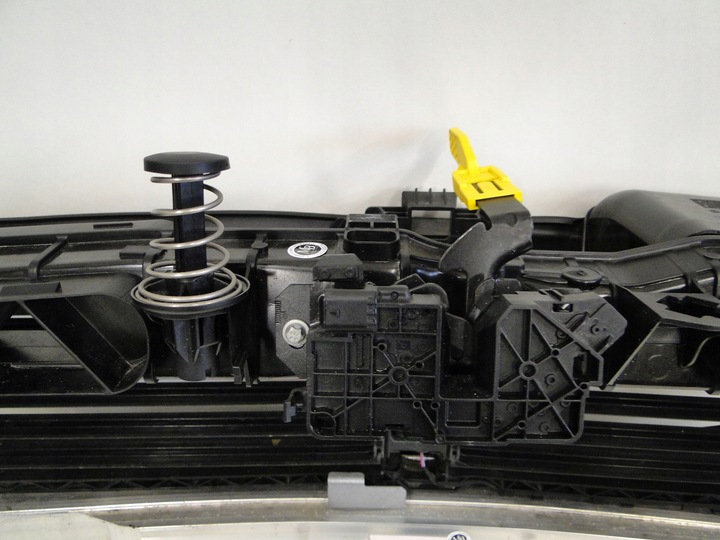 фото №13, Mercedes pas переднее усилитель балка зона жалюзи замок glb x247 247