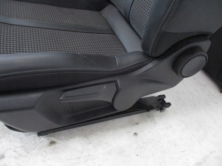 фото №12, Оббивка pół шкіра сидіння peugeot 2008 19r