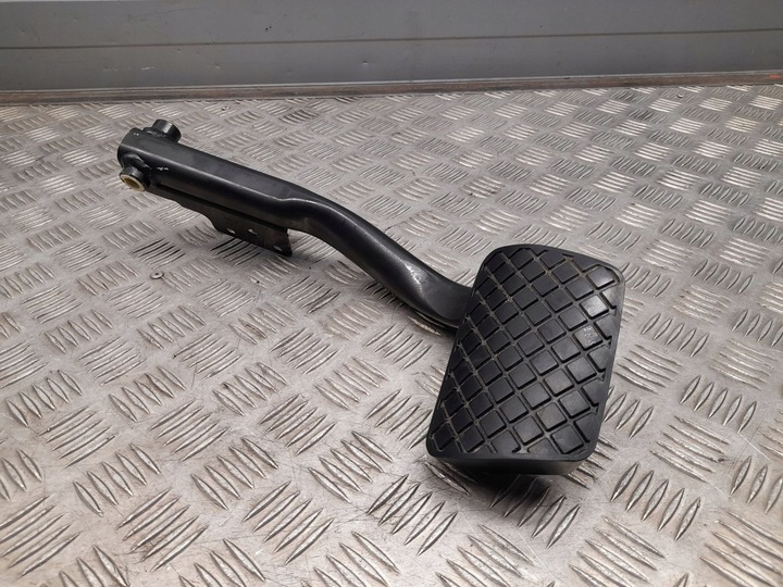 фото №5, Audi a4 s4 b9 8w1723140 з спереду педаль гальма