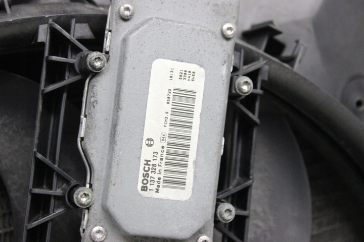 фото №10, Vw touareg i 2.5 d 02r- pas переднє радіатор комплект