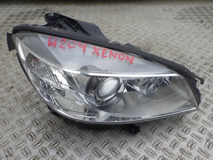 фото №1, C-klasa w204 лампа права перед передня ксенон керована