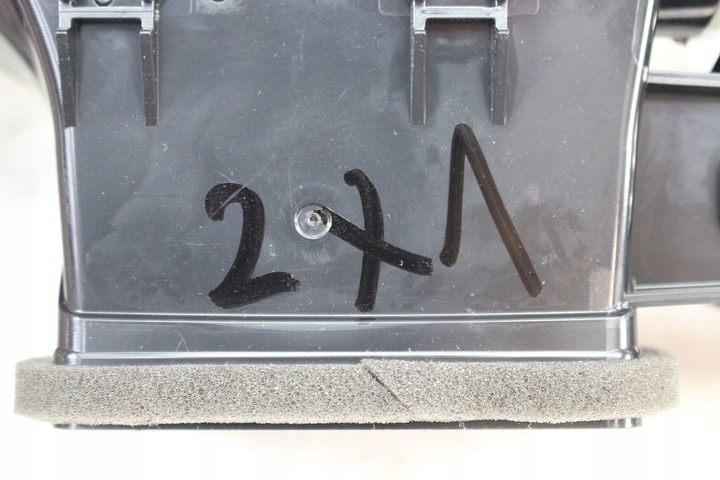 фото №14, Bmw x1 f48 ґрати впуск повітря консолі 9292739 9292741 64229292740 93324