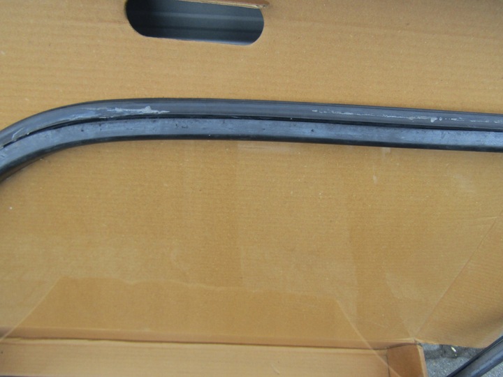 фото №12, 7 mercedes w124 универсал белая левая стекло задняя боковая крыльев + прокладка