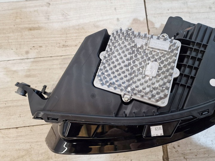 фото №9, Лампа права перед jaguar i-pace x590 low eu m9d3-13w029